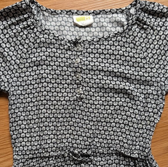 Crazy 8 Floral Dress Size 8 Black White Play Dress - Picture 5 of 6